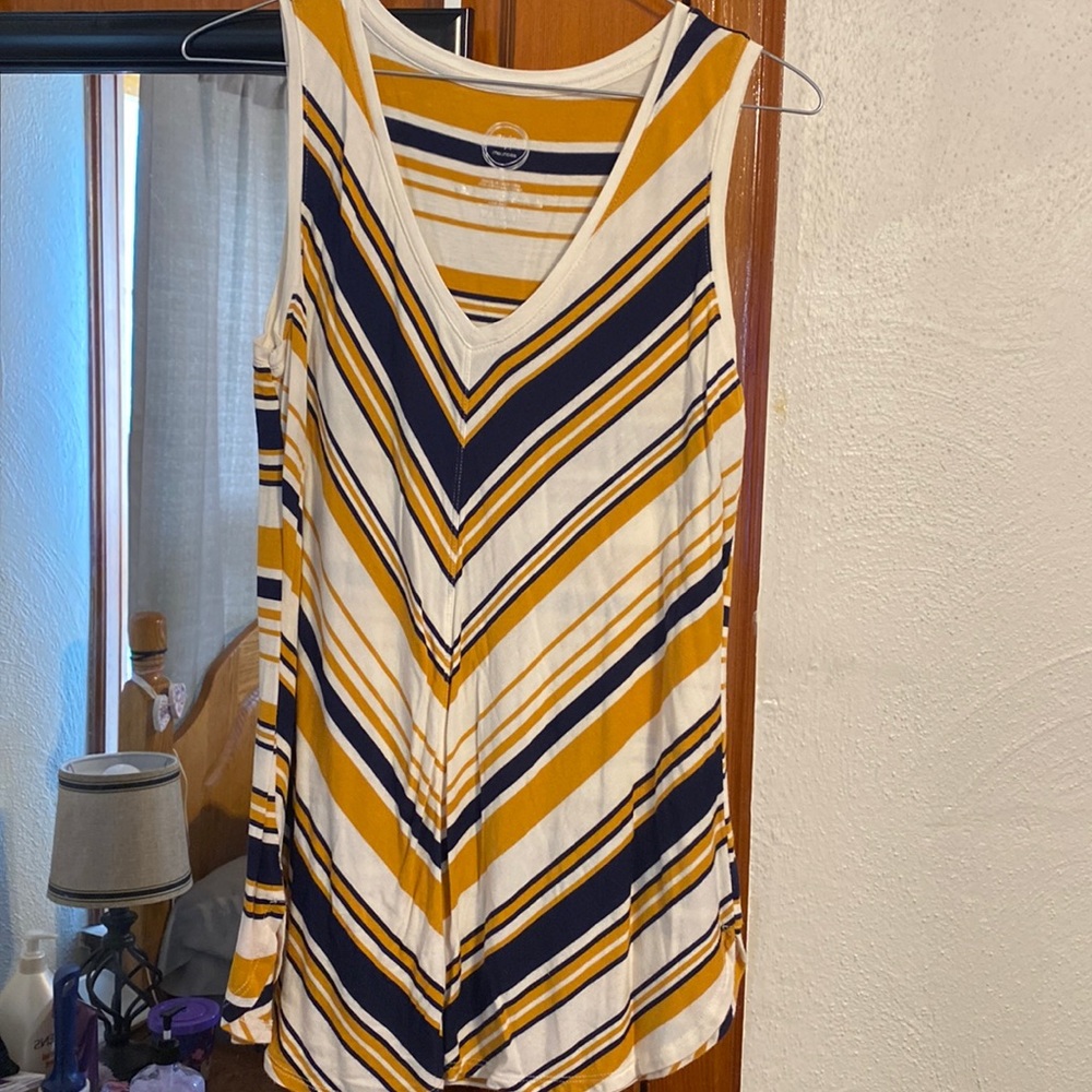 Size medium 24/7 top
